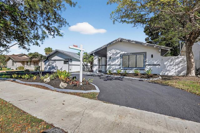 20615 NE 9th Ct, Miami, FL 33179