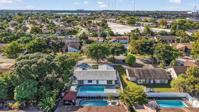 20615 NE 9th Ct, Miami, FL 33179