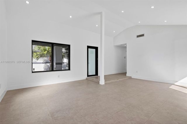 20615 NE 9th Ct, Miami, FL 33179