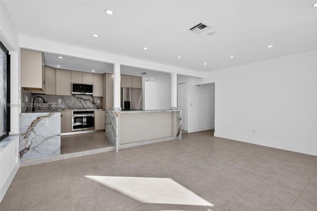 20615 NE 9th Ct, Miami, FL 33179