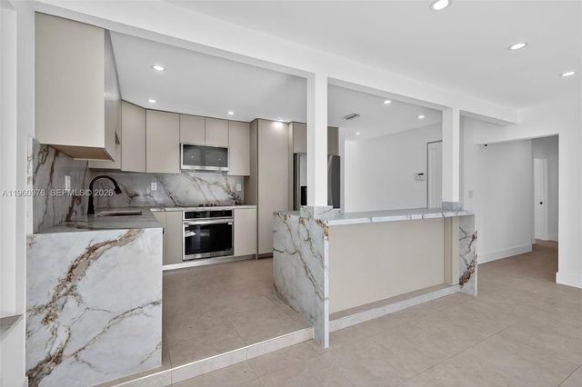 20615 NE 9th Ct, Miami, FL 33179