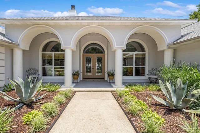 2808 Pga Blvd, Navarre, FL 32566