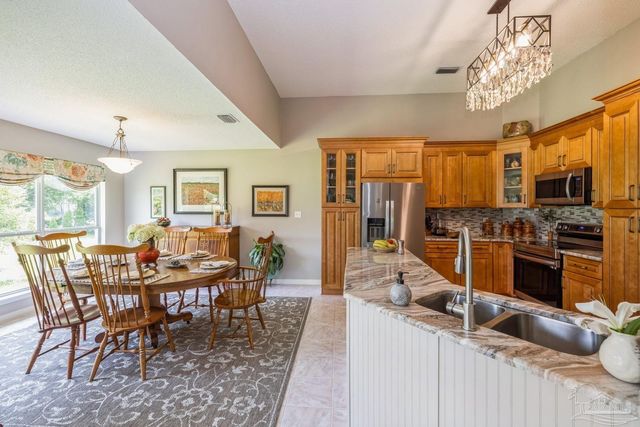 2808 Pga Blvd, Navarre, FL 32566