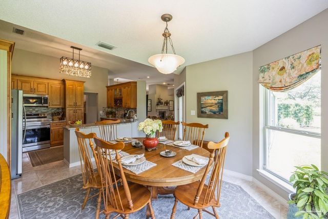 2808 Pga Blvd, Navarre, FL 32566