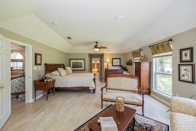 2808 Pga Blvd, Navarre, FL 32566