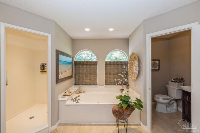 2808 Pga Blvd, Navarre, FL 32566