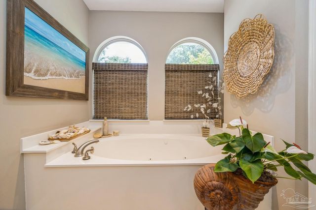 2808 Pga Blvd, Navarre, FL 32566