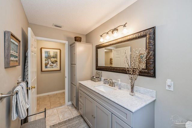 2808 Pga Blvd, Navarre, FL 32566