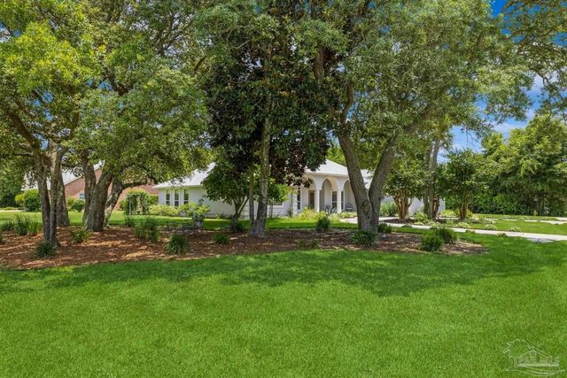 2808 Pga Blvd, Navarre, FL 32566