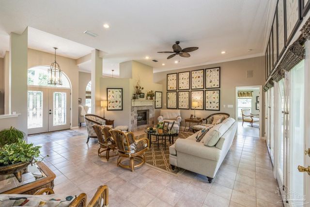 2808 Pga Blvd, Navarre, FL 32566