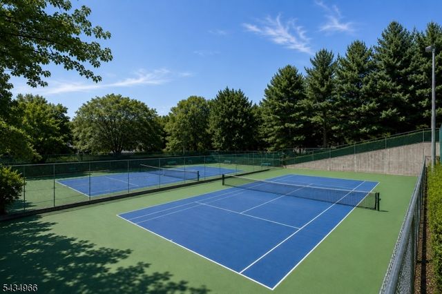 45 Fox Run Dr, Englewood City, NJ 07631