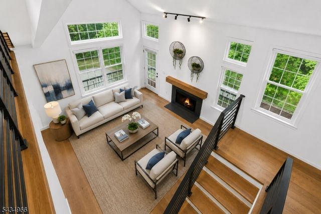 45 Fox Run Dr, Englewood City, NJ 07631