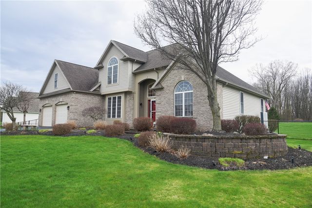 57 Winding Country Lane, Parma, NY 14559