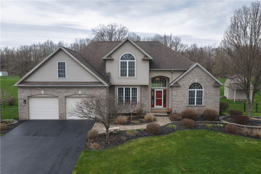 57 Winding Country Lane, Parma, NY 14559