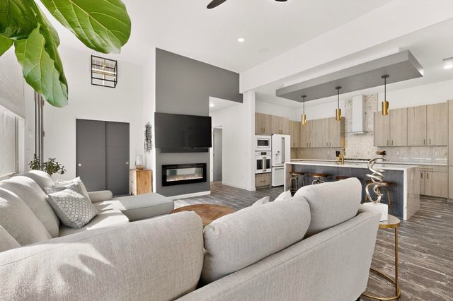 4456 Corrales Road, Corrales, NM 87048