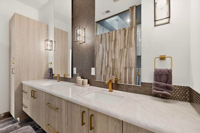 4456 Corrales Road, Corrales, NM 87048