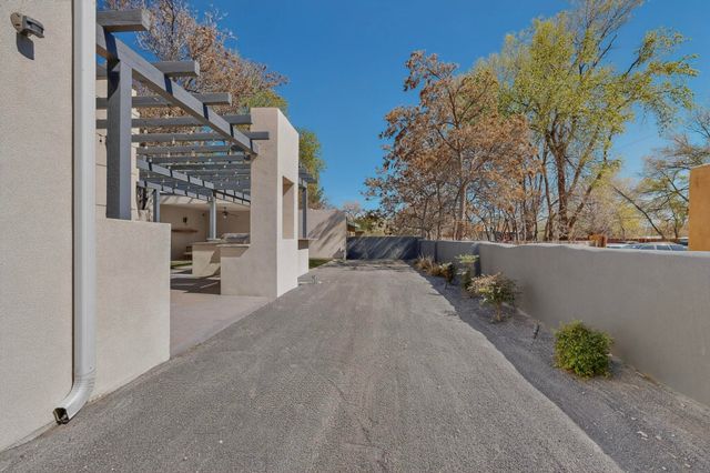 4456 Corrales Road, Corrales, NM 87048