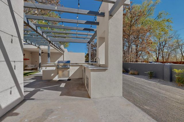 4456 Corrales Road, Corrales, NM 87048