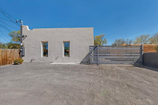 4456 Corrales Road, Corrales, NM 87048