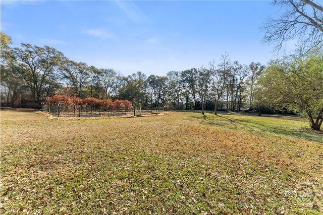 670 S Railroad Avenue, Carlton, GA 30627