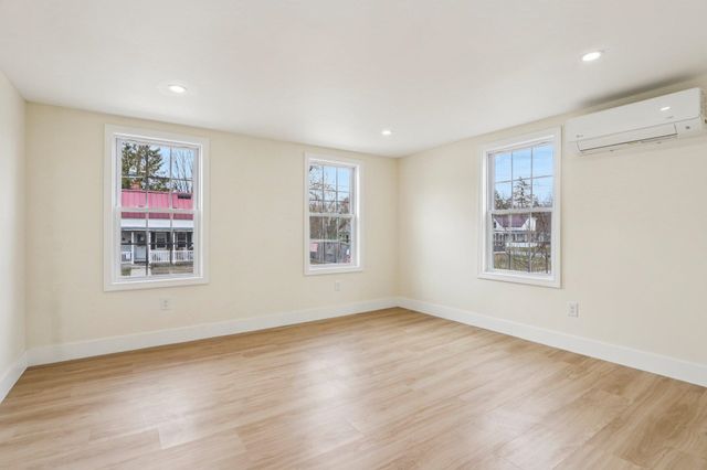 101 Souhegan Street, Milford, NH 03055