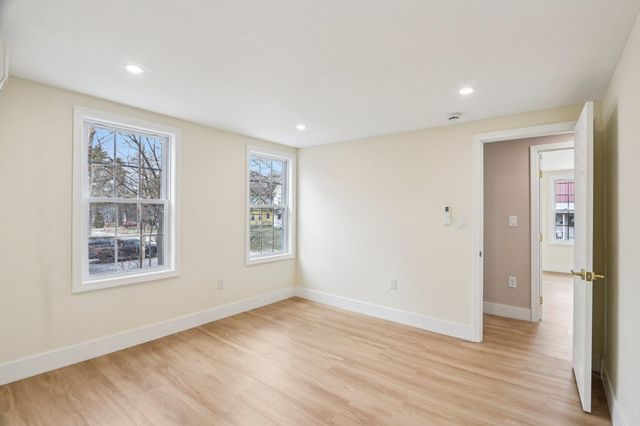 101 Souhegan Street, Milford, NH 03055