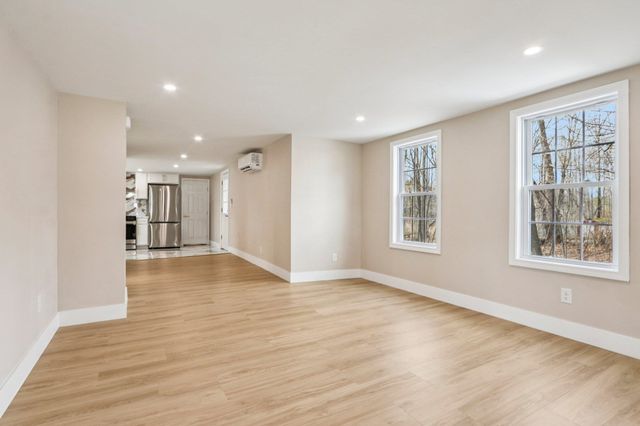 101 Souhegan Street, Milford, NH 03055