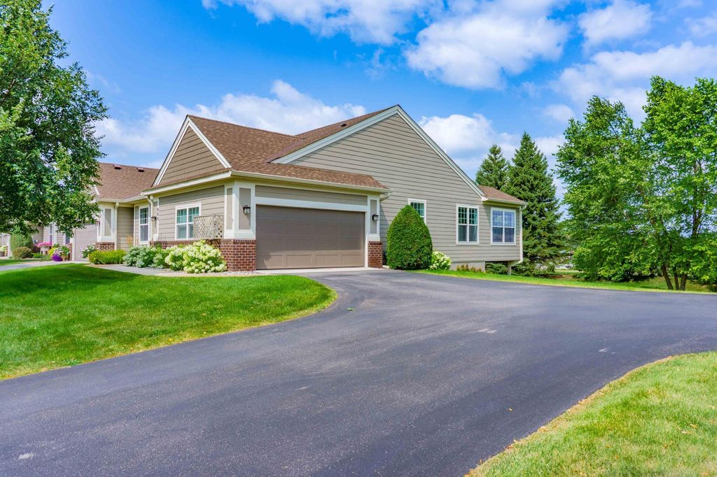 988 Daylily Drive, Victoria, MN 55386 — photo 5