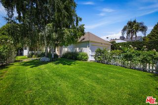 11357 Aqua Vista Street, Studio City, CA 91602