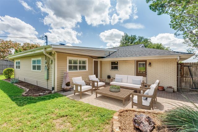 1905 Dakar Road W, Fort Worth, TX 76116