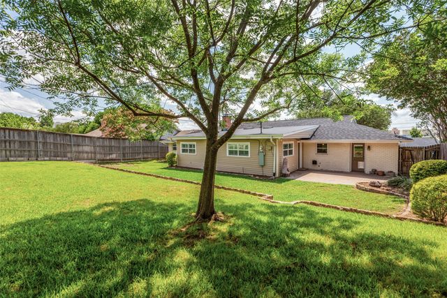 1905 Dakar Road W, Fort Worth, TX 76116