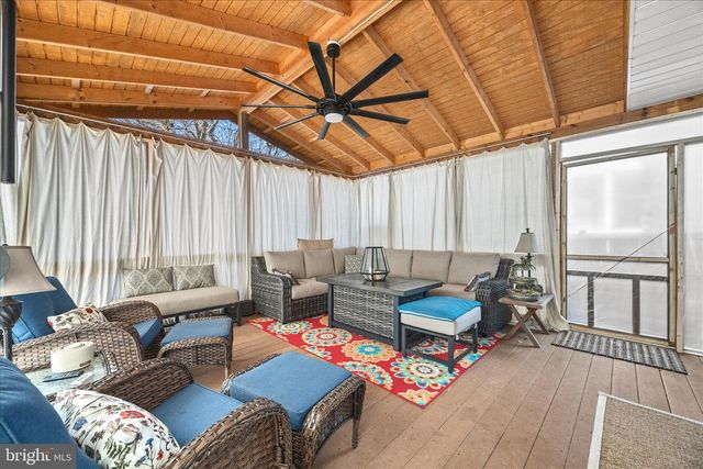 7914 LEEDS DR, Pasadena, MD 21122