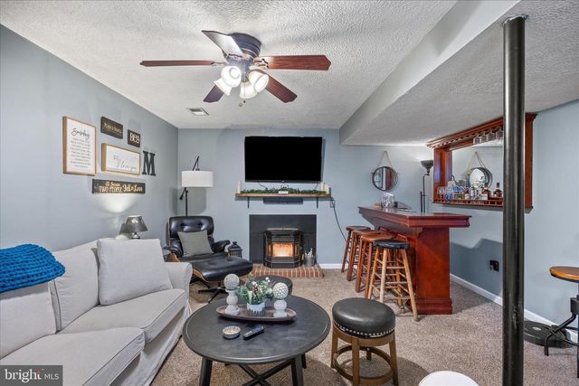 7914 LEEDS DR, Pasadena, MD 21122