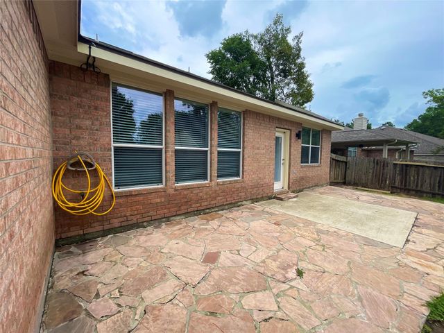 11 Knotwood Place, The Woodlands, TX 77382
