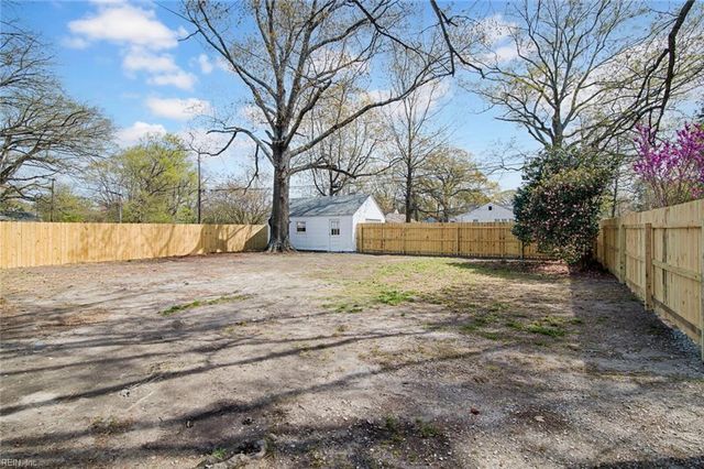 614 Briarfield RD, Newport News, VA 23605