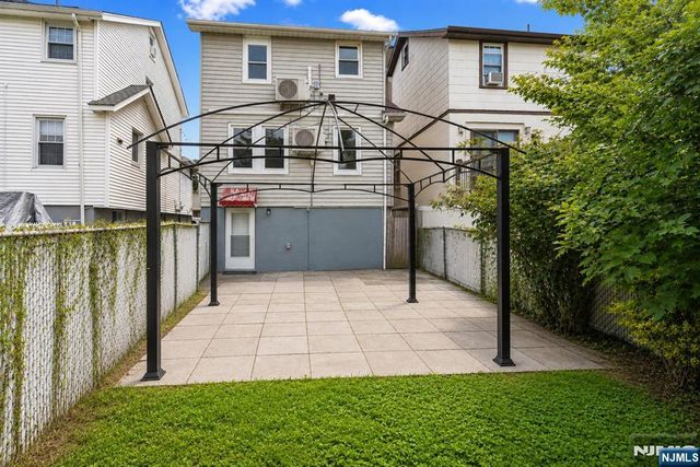 731 Humboldt Street, Secaucus, NJ 07094