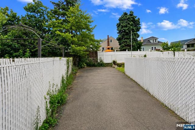 731 Humboldt Street, Secaucus, NJ 07094