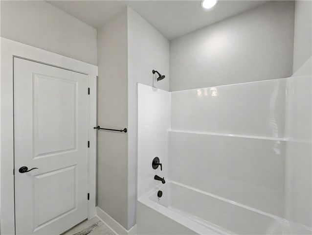 52 Claxton Drive, Bella Vista, AR 72714