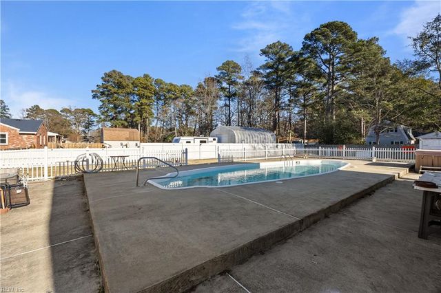 2521 Drum Creek RD, Chesapeake, VA 23321