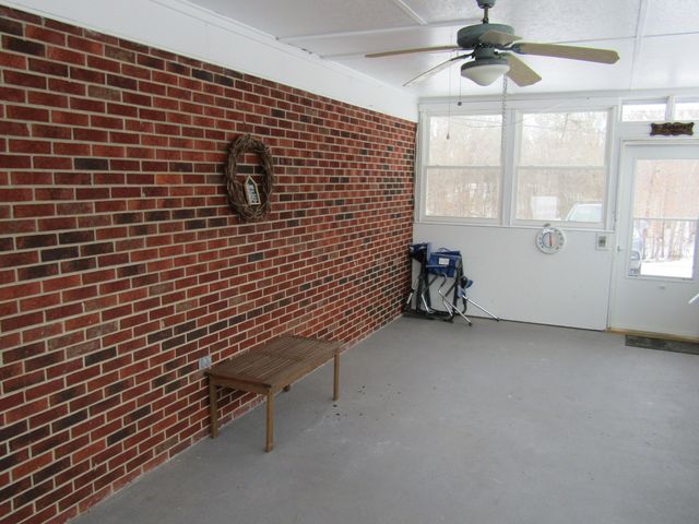 3200 Sandhill Road, Irvine, KY 40336