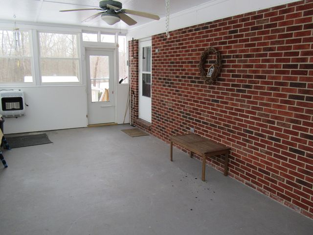 3200 Sandhill Road, Irvine, KY 40336