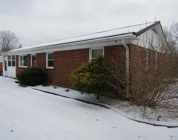 3200 Sandhill Road, Irvine, KY 40336