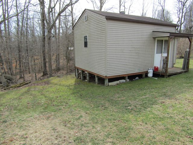 3200 Sandhill Road, Irvine, KY 40336