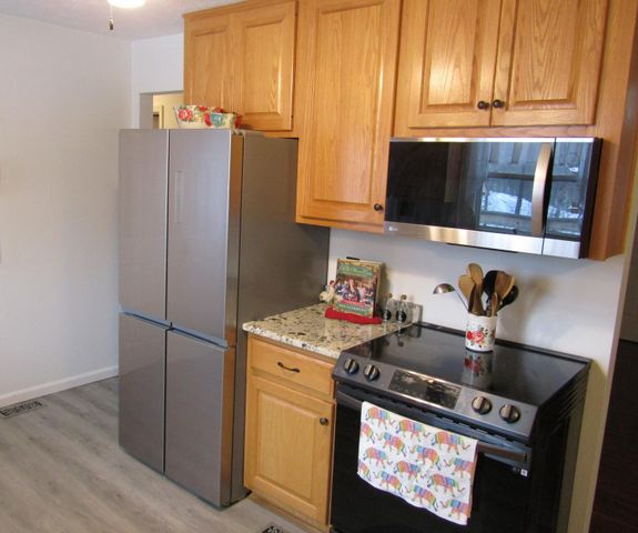 3200 Sandhill Road, Irvine, KY 40336