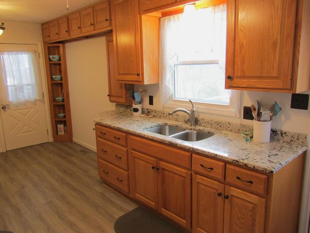 3200 Sandhill Road, Irvine, KY 40336