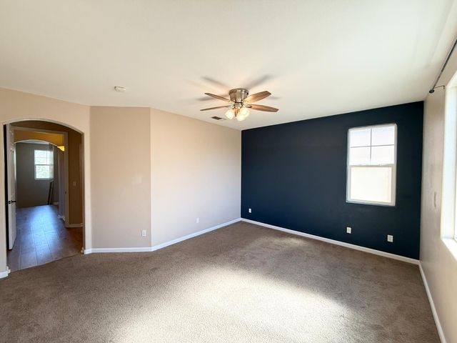 918 Castellona Dr, Newman, CA 95360