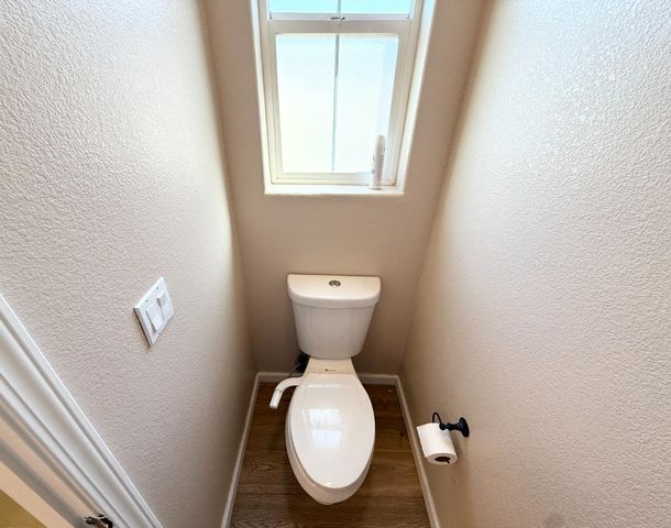 918 Castellona Dr, Newman, CA 95360