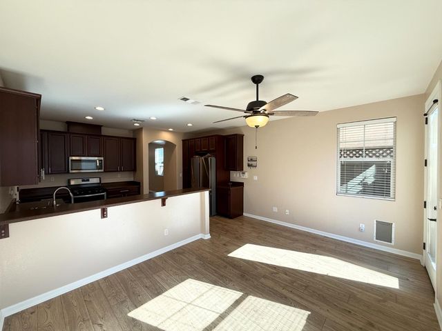 918 Castellona Dr, Newman, CA 95360