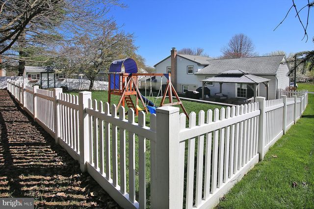 77 E MOHLER CHURCH RD, Ephrata, PA 17522