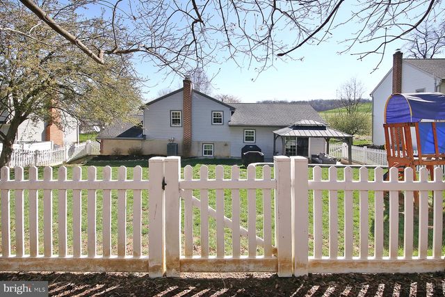 77 E MOHLER CHURCH RD, Ephrata, PA 17522